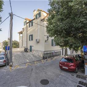 4-5 bedroom villa with Split City and Sea Views sleeps 8-10